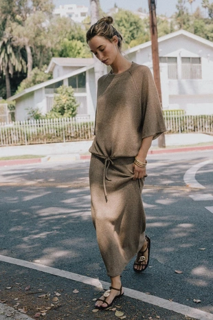 Трикотажная футболка с отделкой- Заказать в России