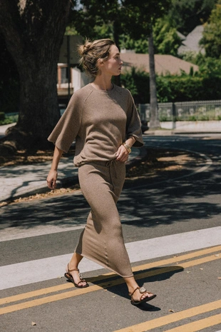 Трикотажная футболка с отделкой- Заказать в России