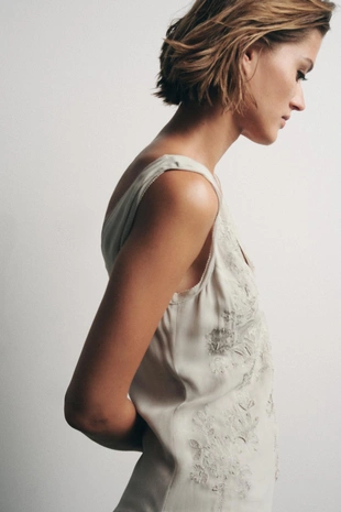 Платье из жоржета с вышивкой и бусинами- Заказать в России