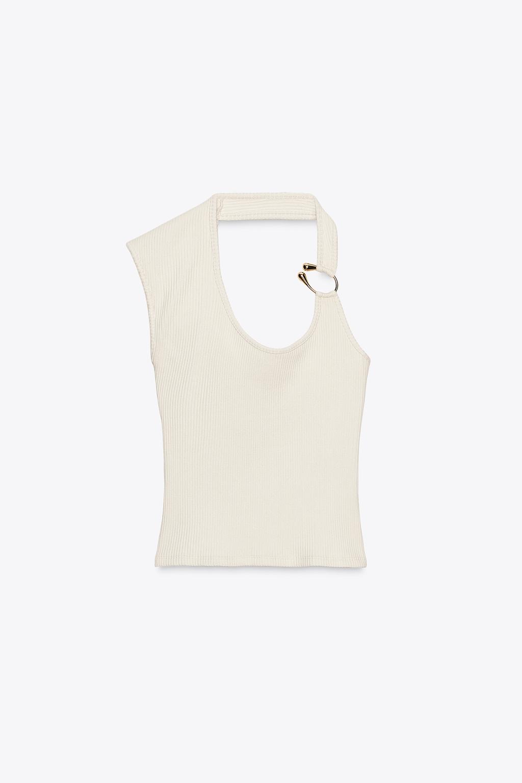 RIBBED TOP WITH METAL DETAIL