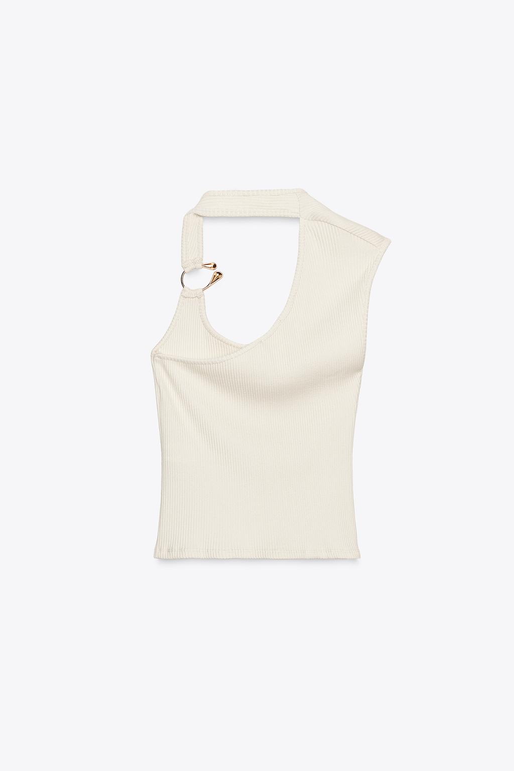 RIBBED TOP WITH METAL DETAIL