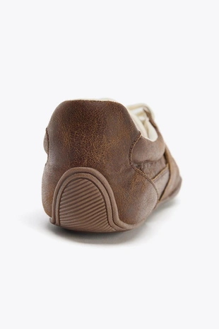 Спортивные кроссовки- Заказать в России