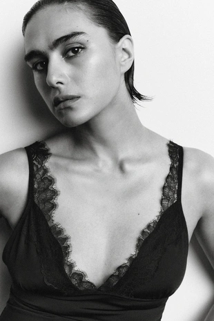 Комбинированное платье с кружевом- Заказать в России