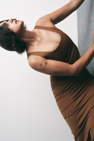 Моделирующее платье из смесового полиамида- Заказать в России