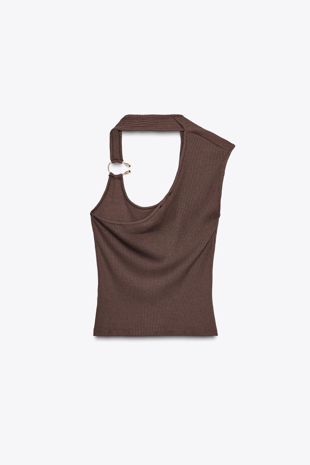 RIBBED TOP WITH METAL DETAIL