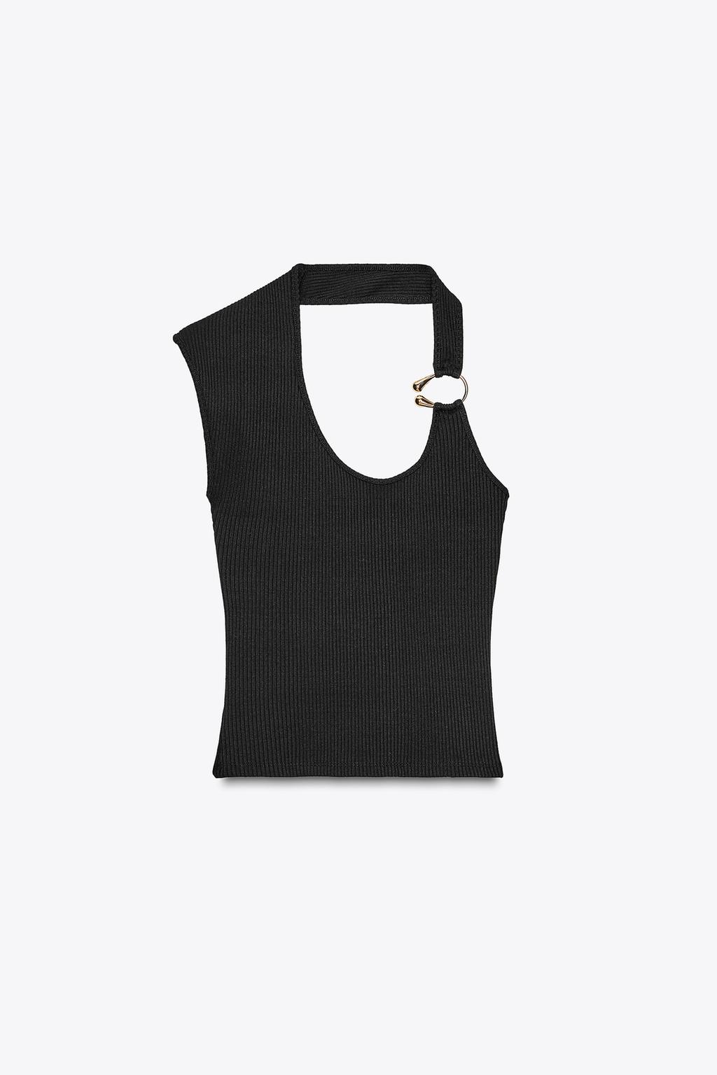 RIBBED TOP WITH METAL DETAIL
