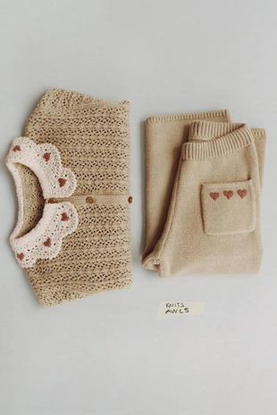 Трикотажные брюки-кюлоты с вышивкой в виде сердец - Заказать в России