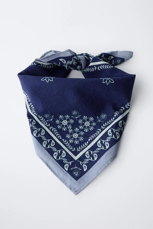 Квадратная бандана с цветочным принтом- Заказать в России