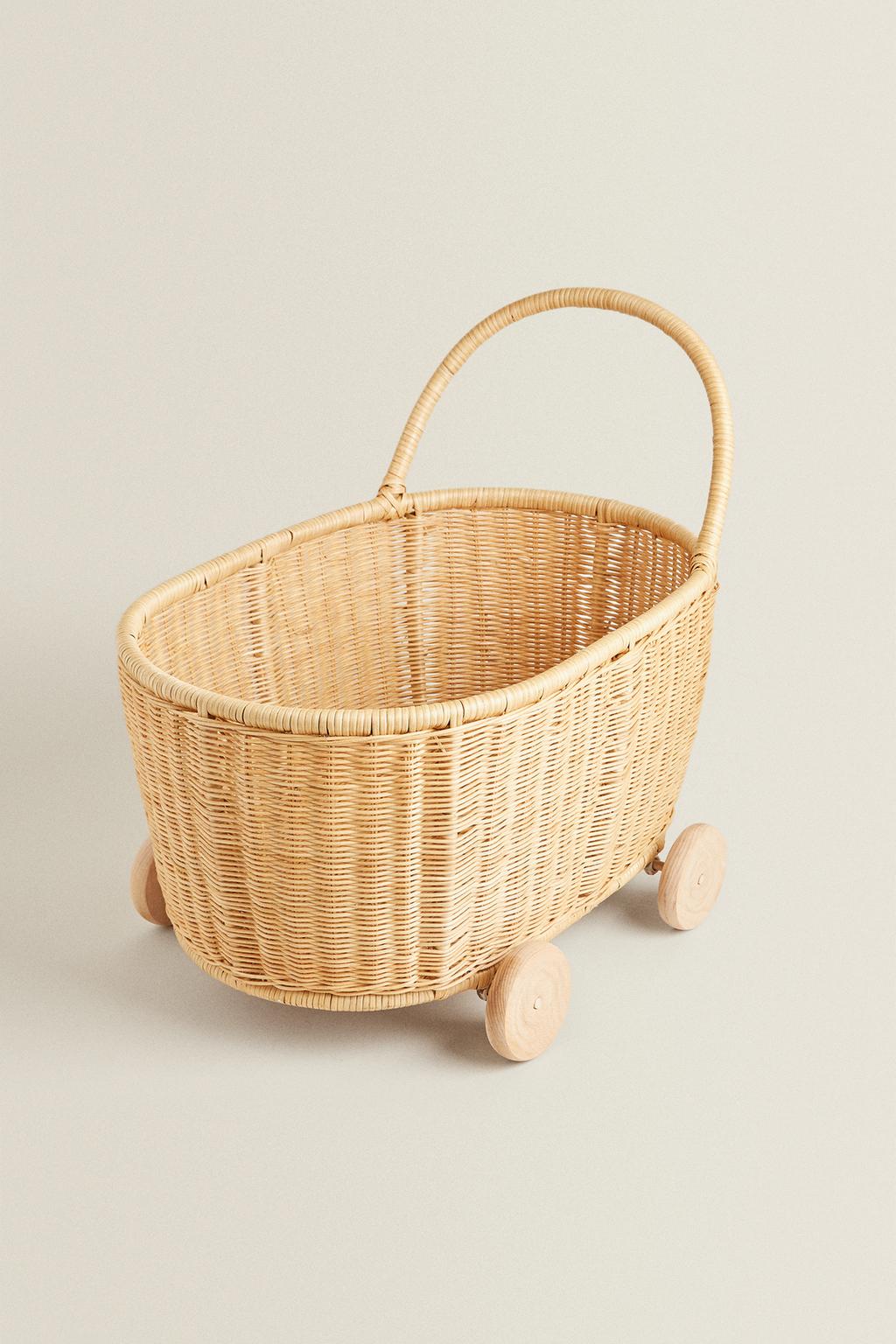 Детская корзина из ротанга