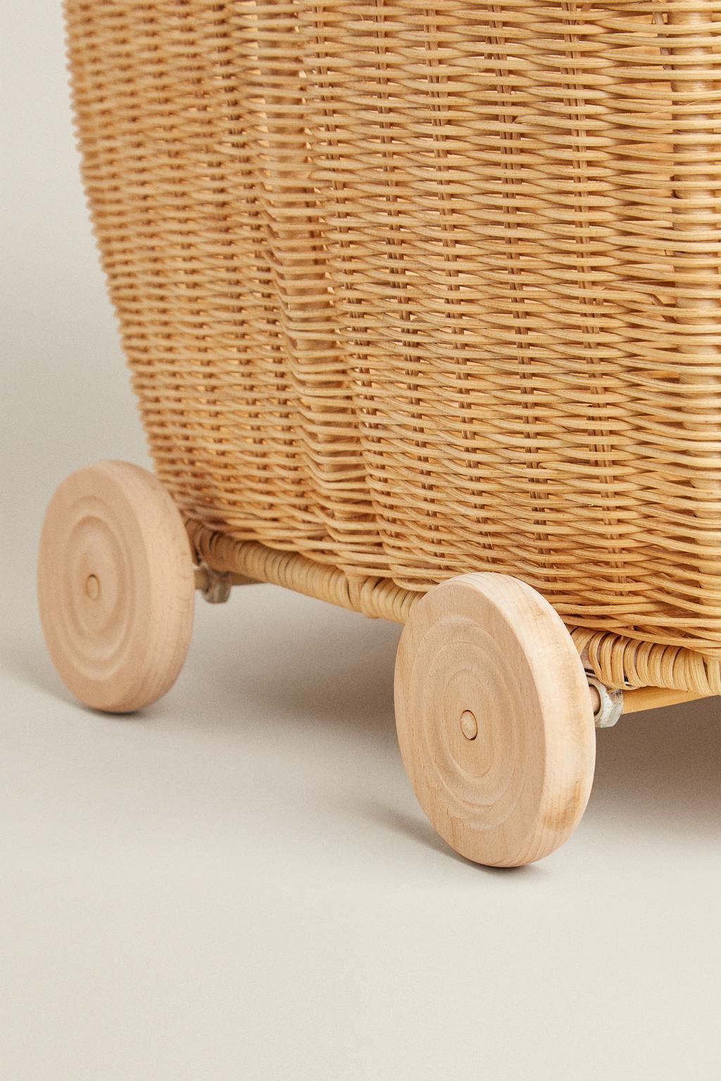 Детская корзина из ротанга