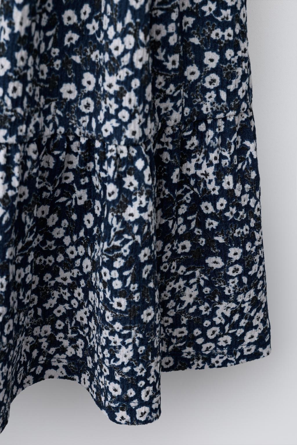 ПЛАТЬЕ С ЦВЕТОЧНЫМ ПРИНТОМ И ВСТАВКАМИ