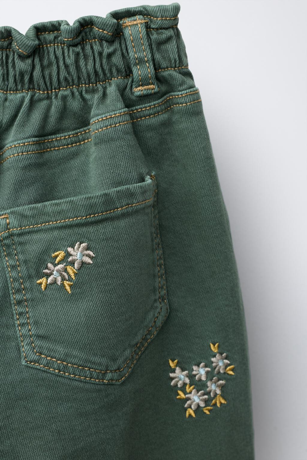 БРЮКИ BAGGY ИЗ САРЖИ С ВЫШИВКОЙ В ВИДЕ ЦВЕТОВ