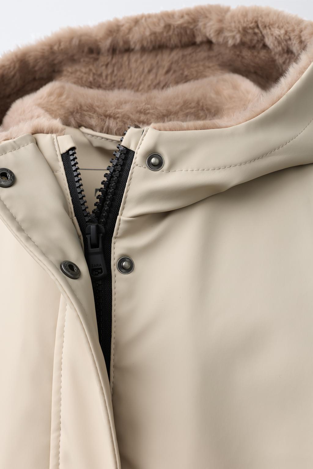 ПРОРЕЗИНЕННАЯ КУРТКА WATER REPELLENT С ЭФФЕКТОМ МЕХА