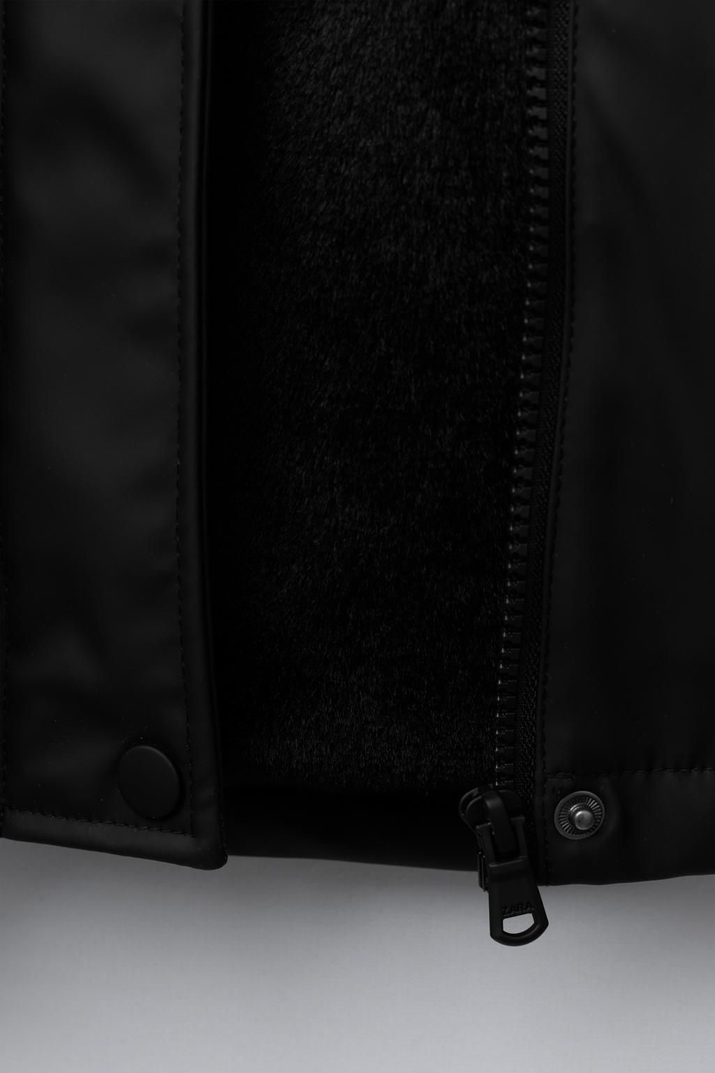ПРОРЕЗИНЕННАЯ КУРТКА WATER REPELLENT С ЭФФЕКТОМ МЕХА