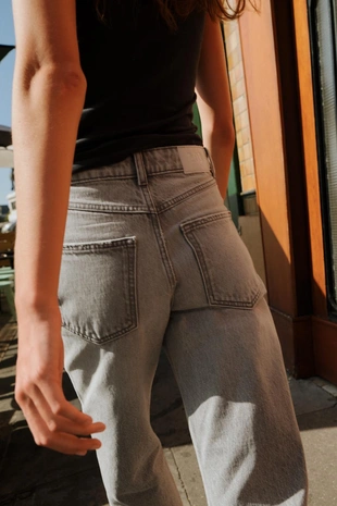 Джинсы Z.03 REGULAR FIT с высокой посадкой и удлиненными брючинами- Заказать в России