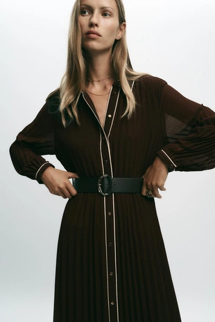 Плиссированное платье миди с поясом- Заказать в России