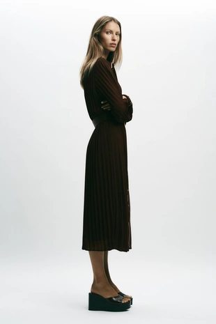 Плиссированное платье миди с поясом- Заказать в России