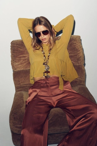 Легкий топ с оборочками