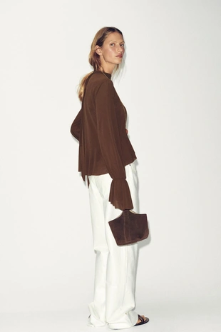 Легкий топ с оборочками- Заказать в России