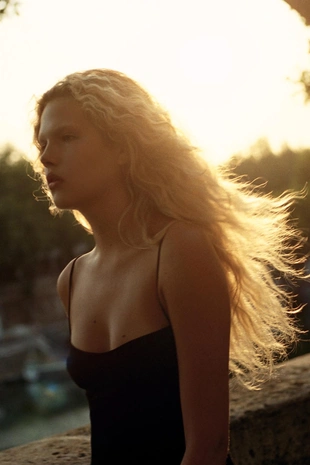 Короткое платье с объемной юбкой- Заказать в России