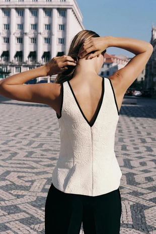 Жаккардовый топ с баской- Заказать в России