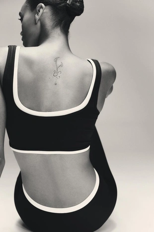 Спортивный кроп-топ с эффектом двойного- Заказать в России