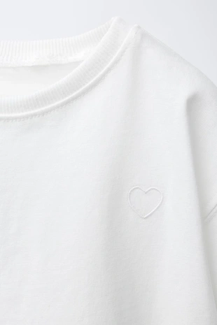 White | 1716/512/250 - Zara Базовая футболка с вышивкой «сердце»