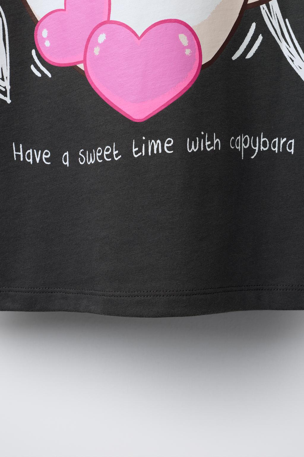 ФУТБОЛКА С ПРИНТОМ «КАПИБАРА CAPYFUN ©»