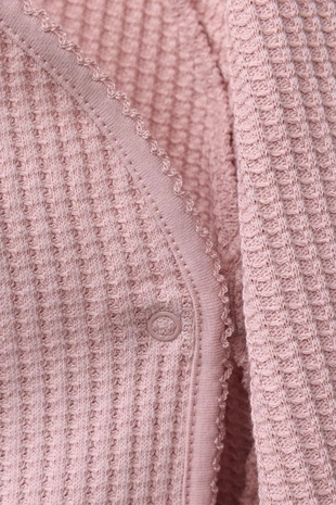 Комплект из футболки и ползунков с рельефным узором- Заказать в России