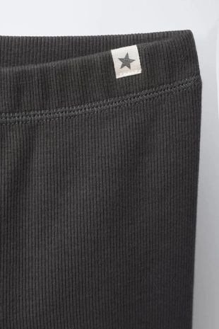 Лосины в рубчик с эластичным поясом и деталью метки- Заказать в России