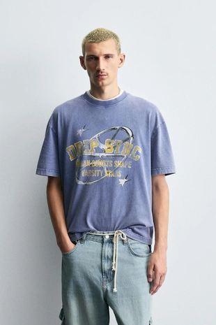 Футболка с графическим принтом VARSITY- Заказать в России