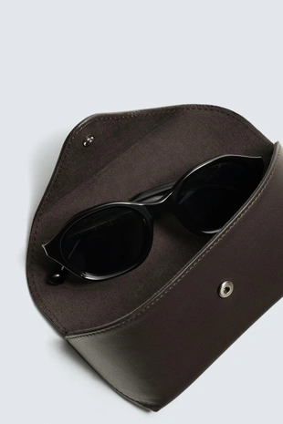 Кожаный чехол для очков