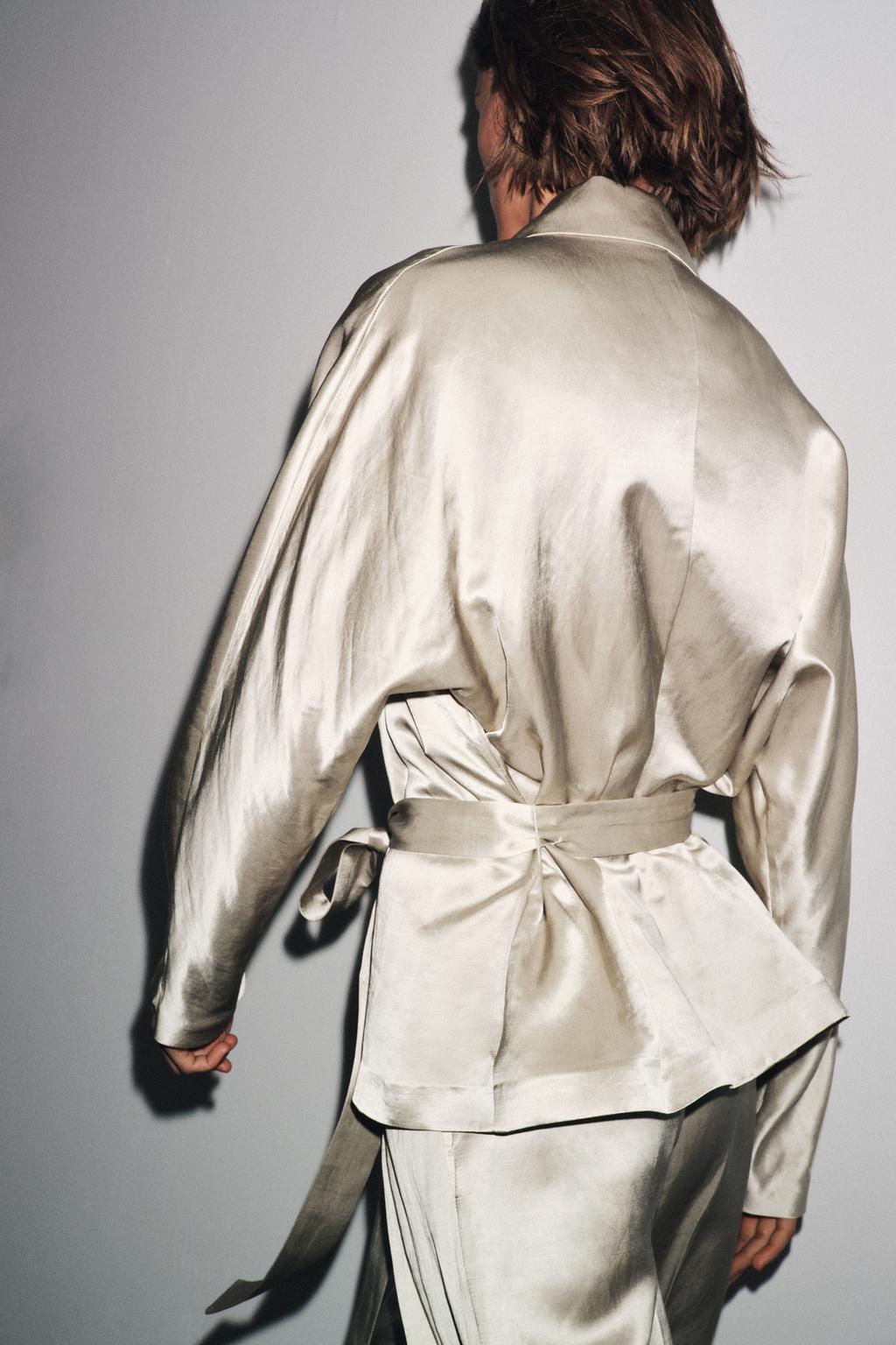 АТЛАСНЫЙ БЛЕЙЗЕР С ПОЯСОМ — ZW COLLECTION LIMITED EDITION