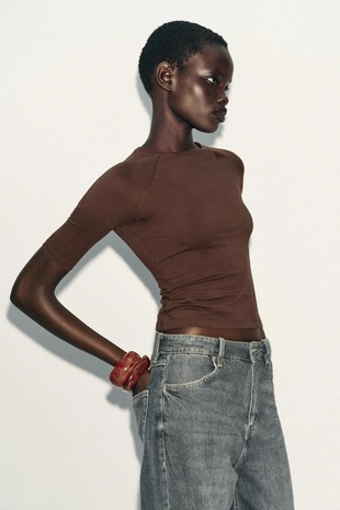 Футболка с коротким рукавом и круглым вырезом- Заказать в России