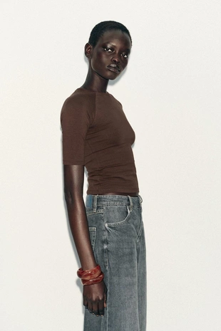 Футболка с коротким рукавом и круглым вырезом- Заказать в России