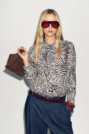 Блуза с анималистическим принтом и завязками- Заказать в России