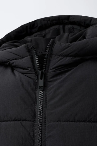 Стеганый жилет с капюшоном- Заказать в России