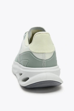 Беговые кроссовки