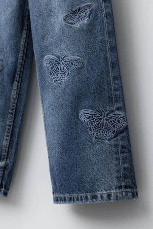 Джинсы WIDE LEG с бабочками- Заказать в России