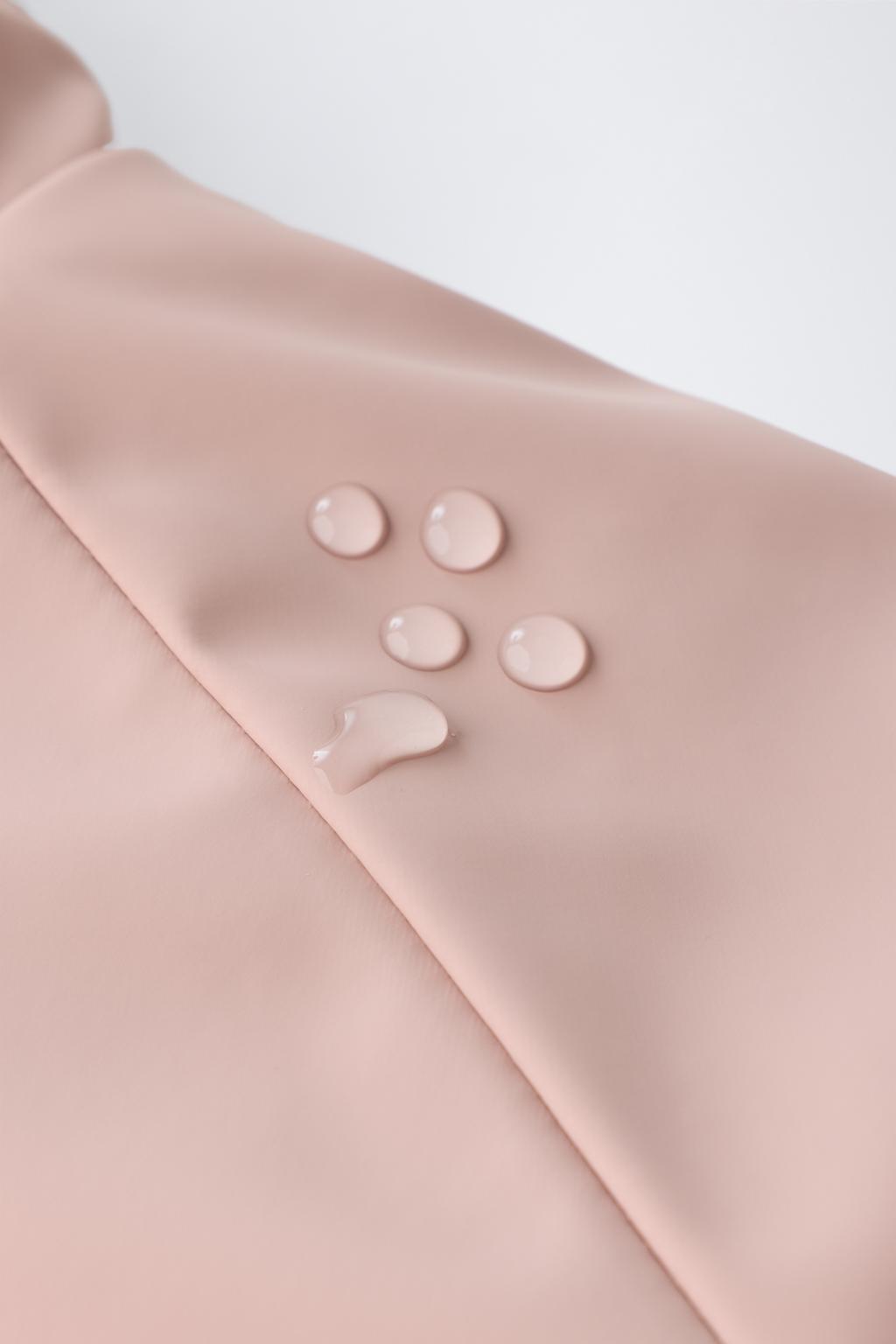 ПРОРЕЗИНЕННАЯ КУРТКА С ЭФФЕКТОМ МЕХА WATER REPELLENT