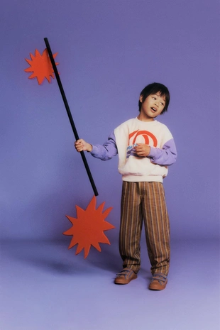 Толстовка с контрастными рукавами и махровыми деталями- Заказать в России