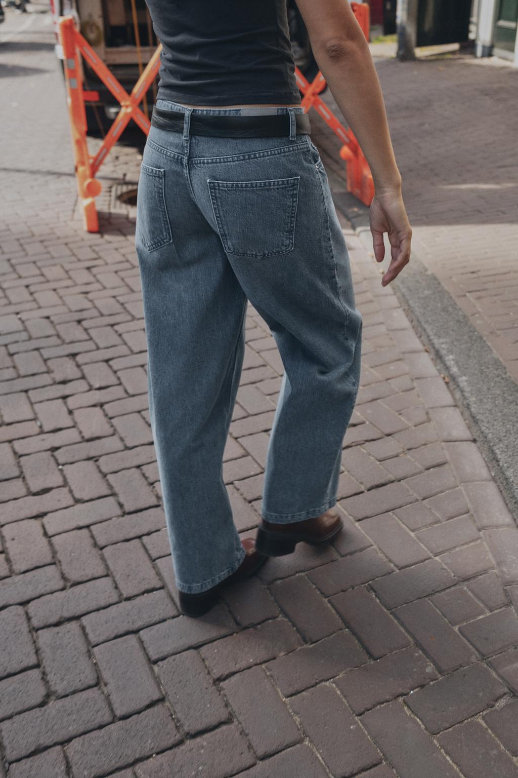 MID-WAIST BAGGY JEANS