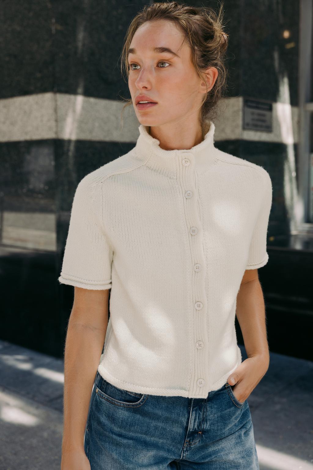 SHORT SLEEVE KNIT CARDIGAN