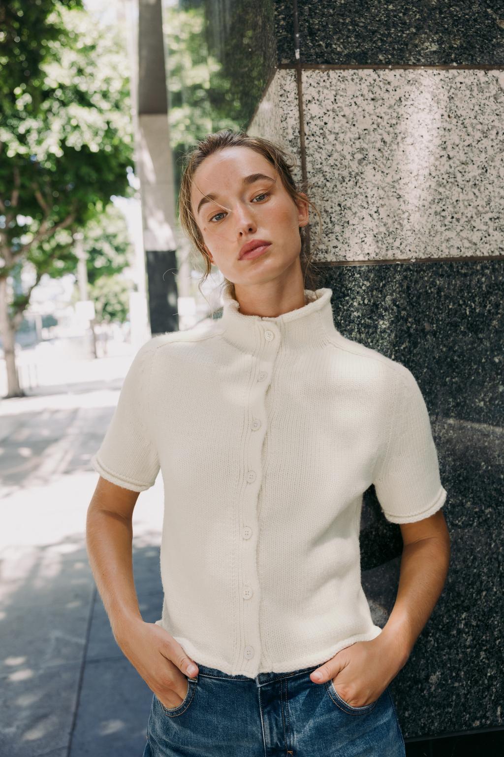 SHORT SLEEVE KNIT CARDIGAN