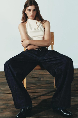 Боди с горловиной халтер и открытой спиной- Заказать в России