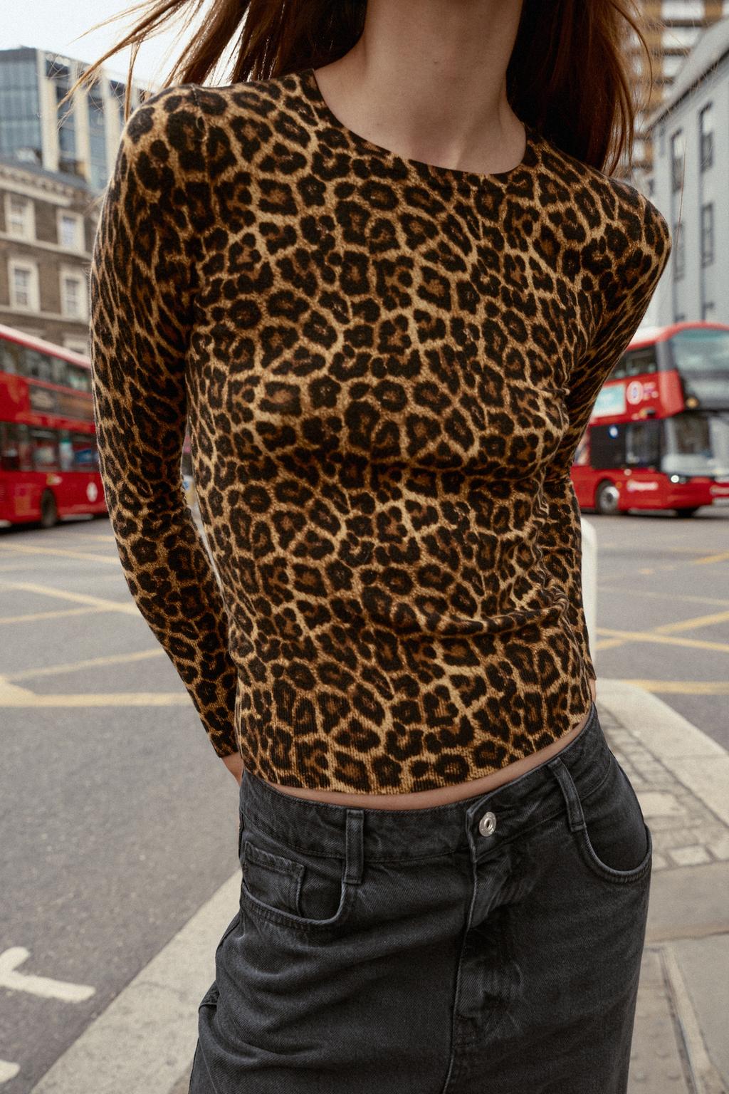 ANIMAL PRINT KNIT SWEATER