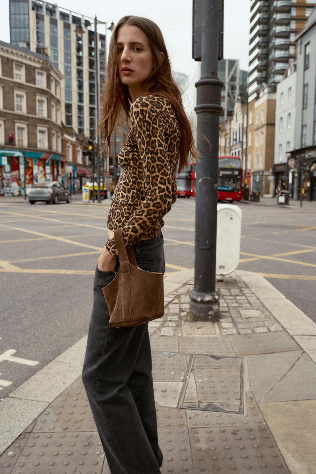 ANIMAL PRINT KNIT SWEATER