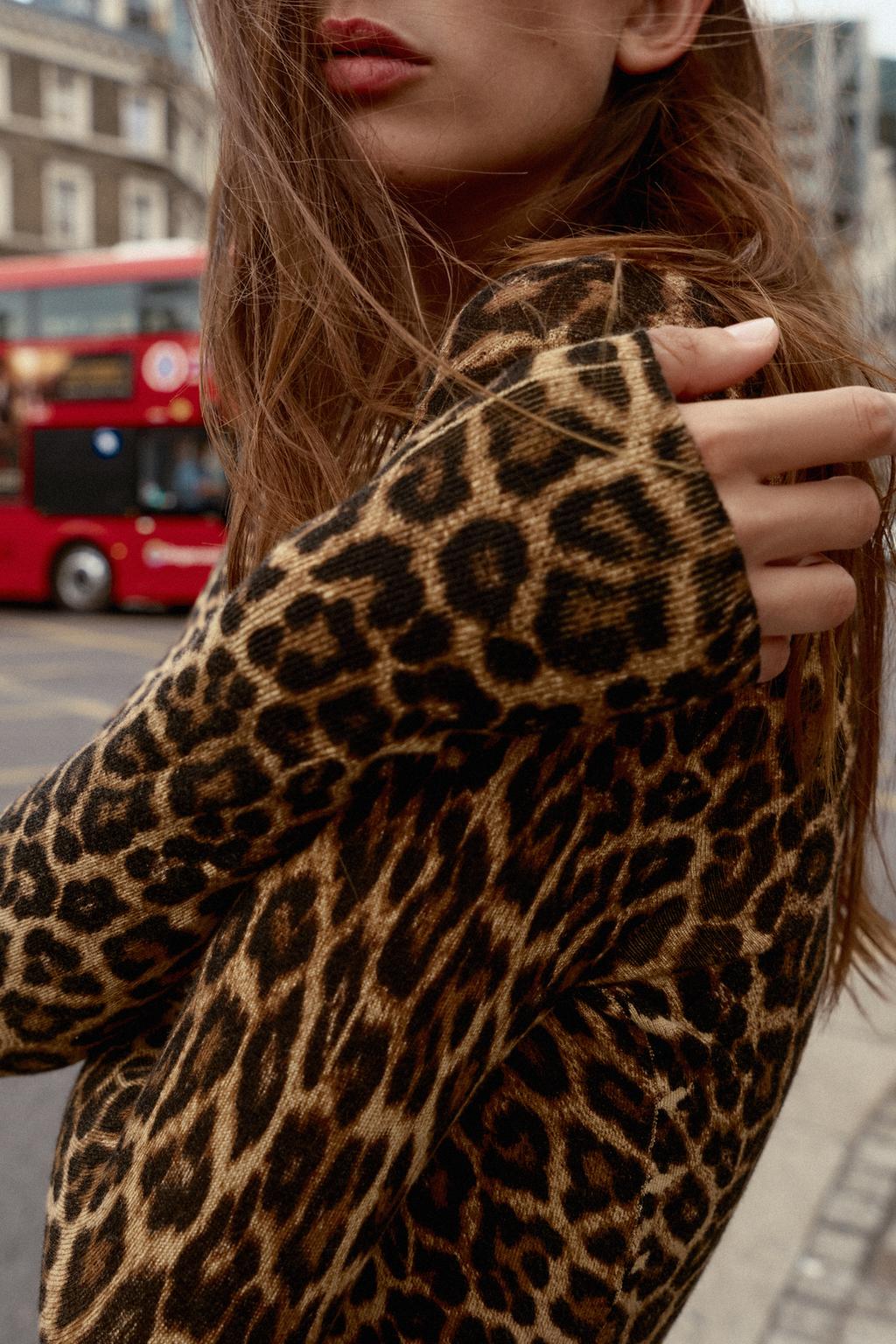 ANIMAL PRINT KNIT SWEATER