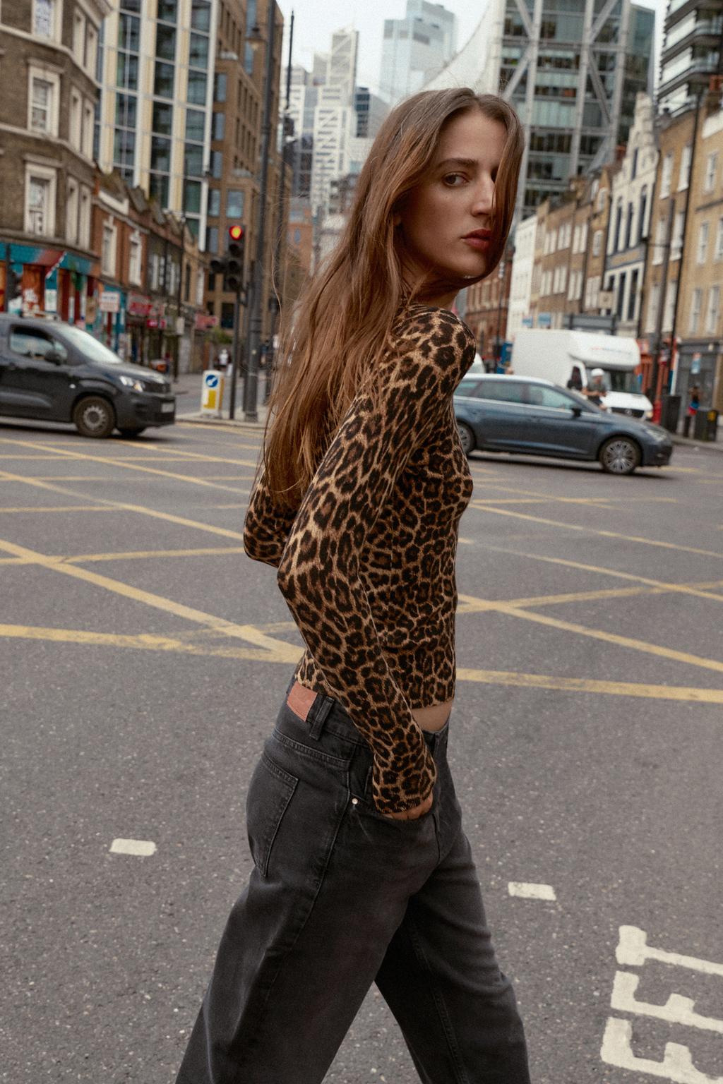 ANIMAL PRINT KNIT SWEATER