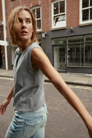 Мягкий трикотажный жилет- Заказать в России